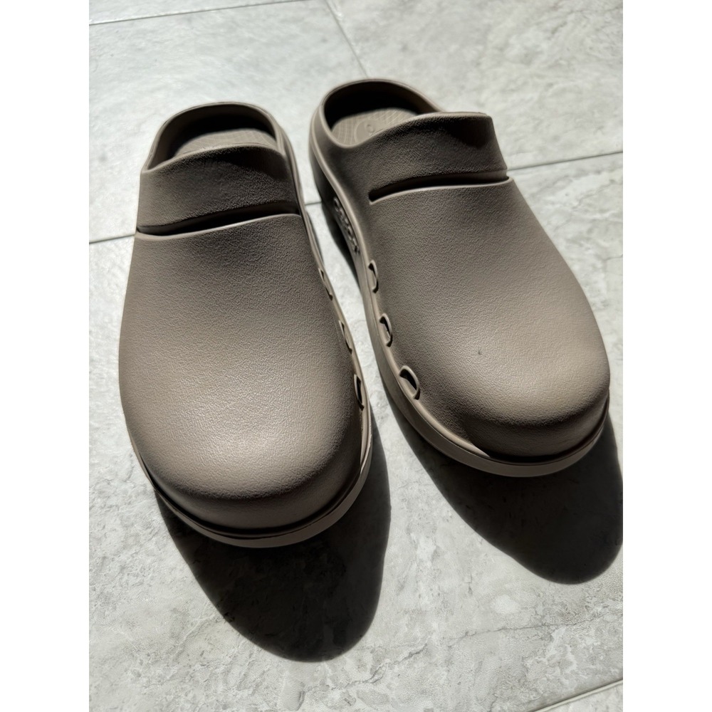 OOFOS OOcloog Clog Womens Size 9/ Men's 7.5 Nude Recovery Casual Slip On Shoes